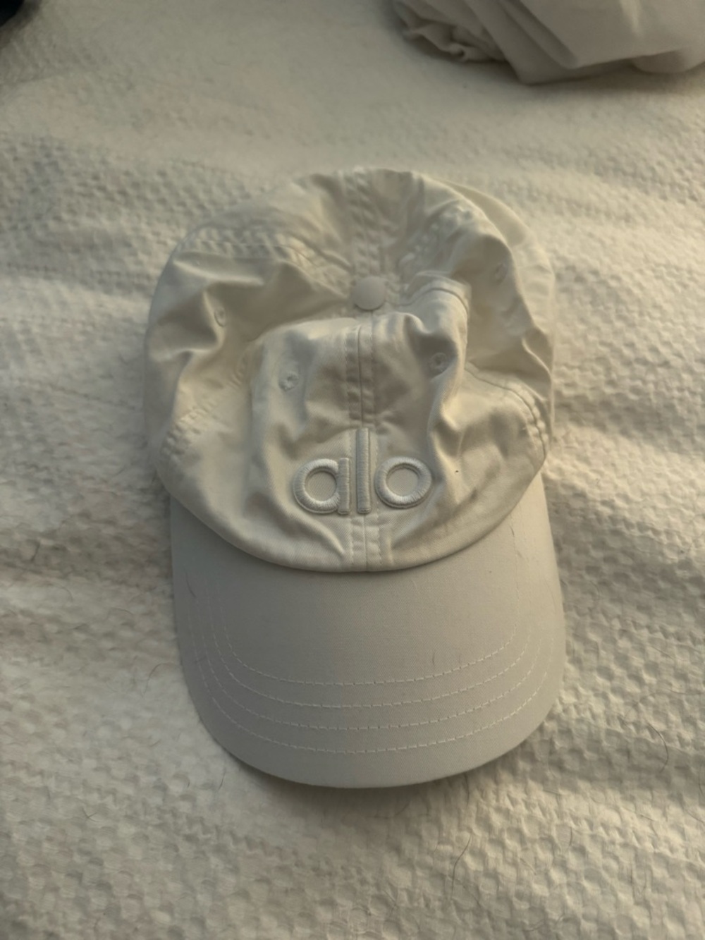 Alo  White  Cap